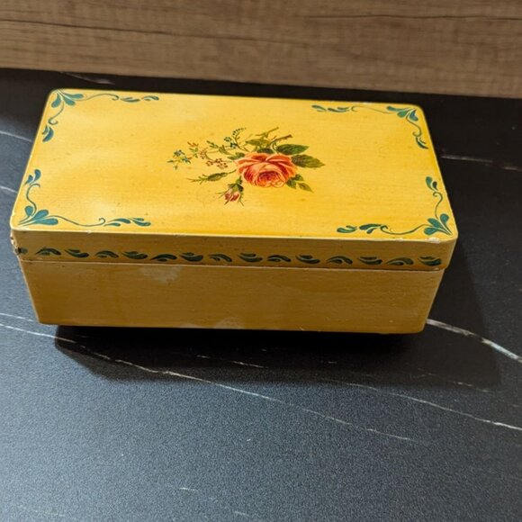 Vintage Hand-Painted Wooden Trinket Box Yellow Floral Design With Removable Lid - Picture 4 of 9